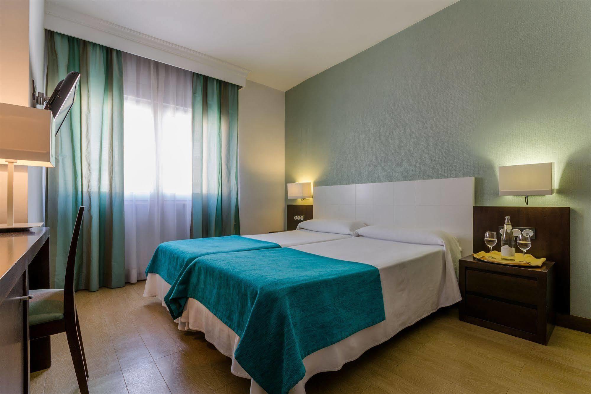 Don Juan Hotel Гранада Екстериор снимка