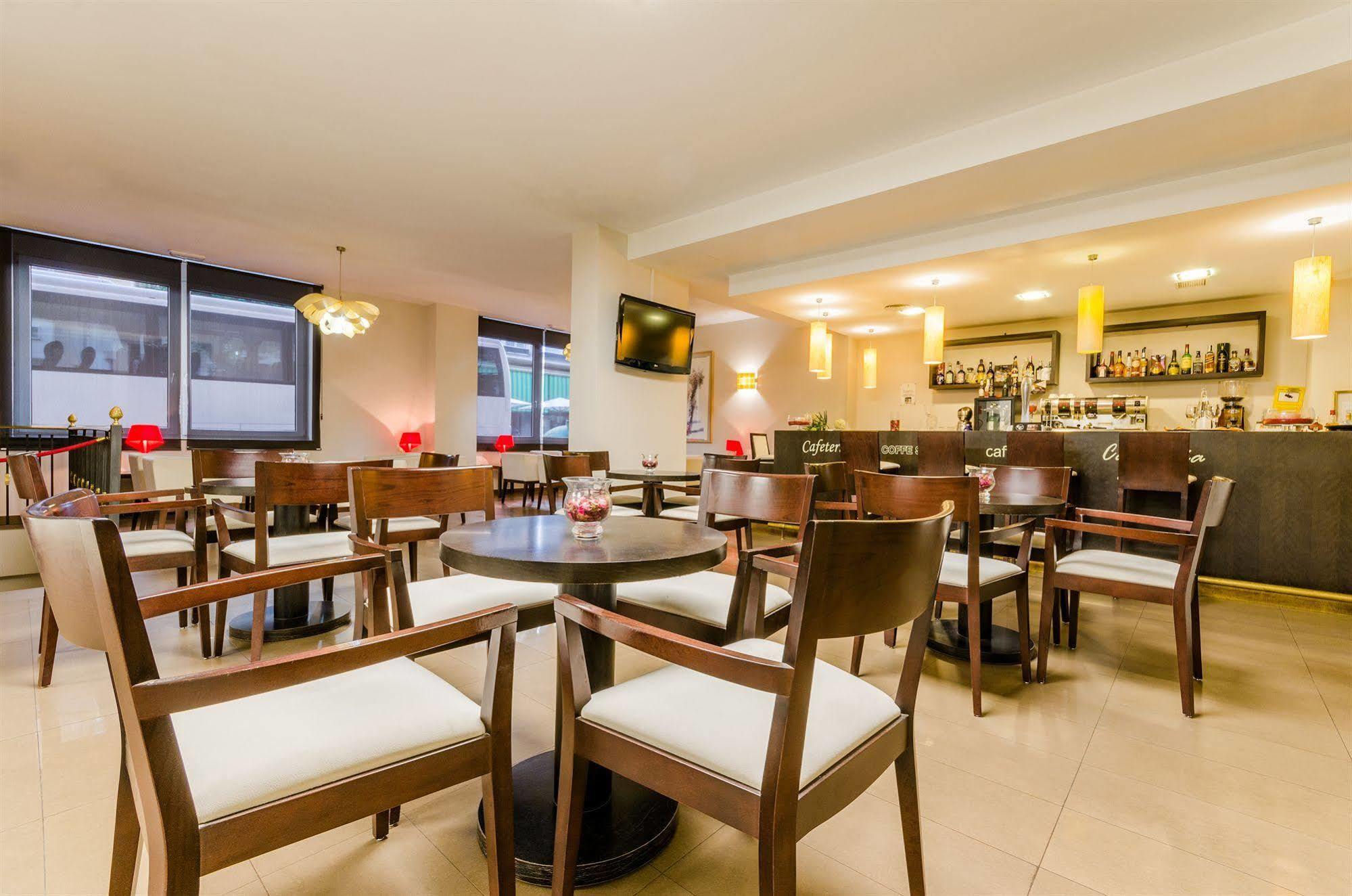 Don Juan Hotel Гранада Екстериор снимка
